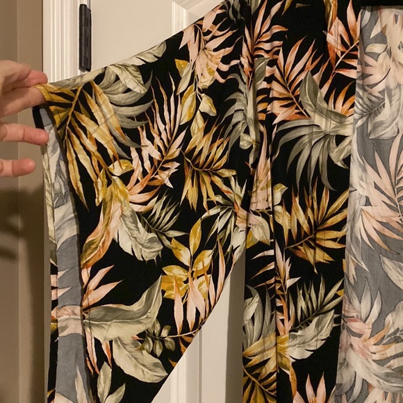 Rip Curl Kimono - Picture 2 of 3